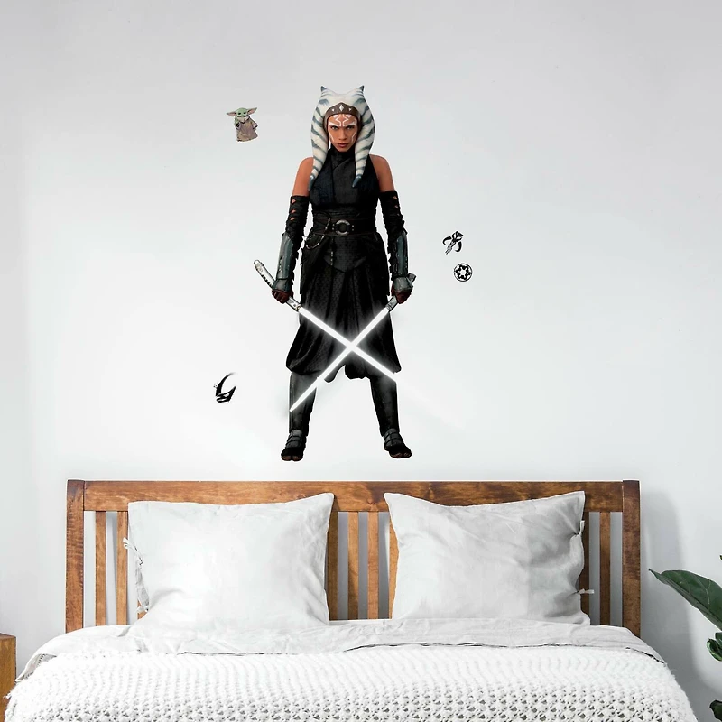 RoomMates Star Wars The Mandalorian Ahsoka Peel & Stick Giant Wall Decal