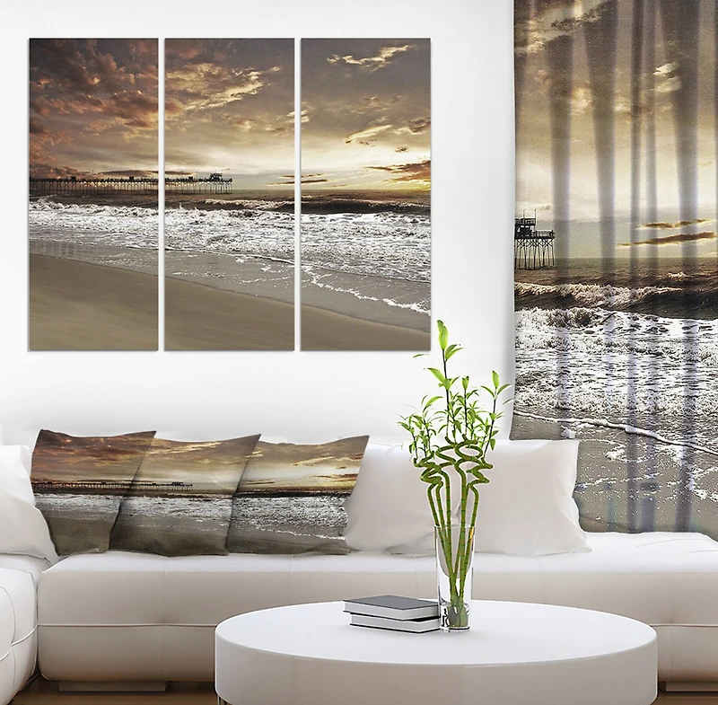 Designart - Meet the Sunrise at Hollant beach