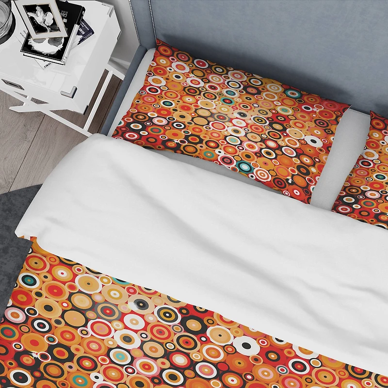 Designart 'Disco Style Pattern with Dots & Circles' Modern & Contemporary Bedding Set