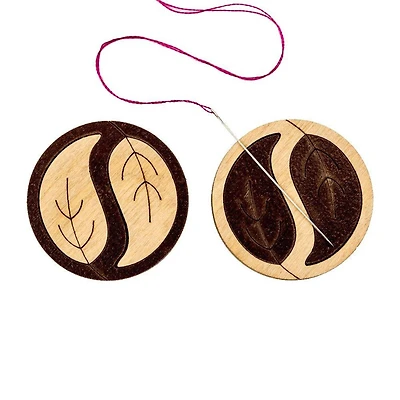 Wonderland Crafts Leaves Double-Sided Magnetic Needle Holder