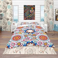 Designart 'Abstract Flowers Pattern' Bohemian & Eclectic Bedding Set