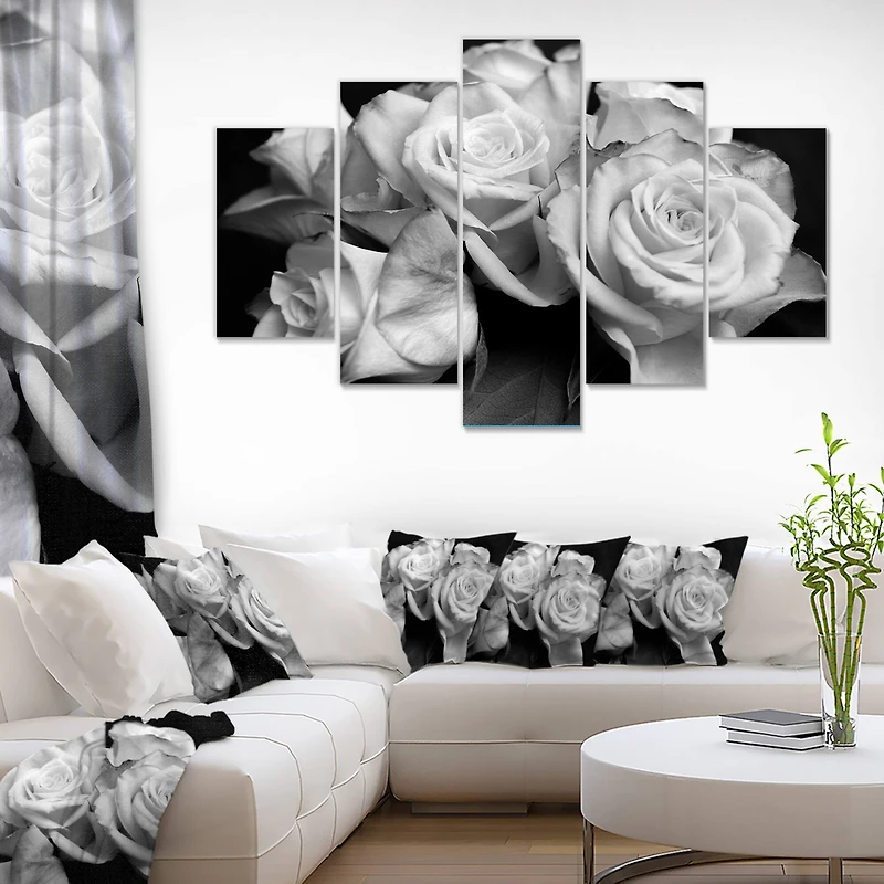 Designart Black & White Floral Bunch Of Roses Large Art Canvas Print