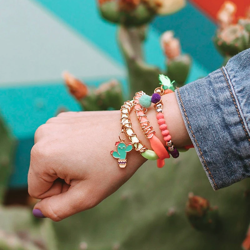 Make It Real™ Neo-Brite Chains & Charms Kit