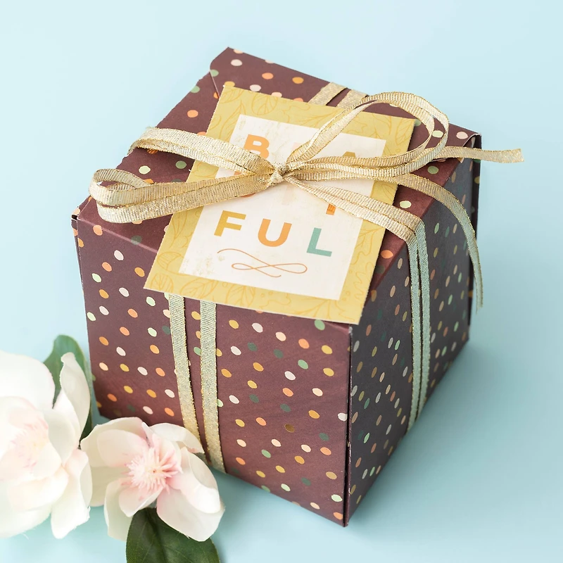 We R Memory Keepers Gift Box Punch Board