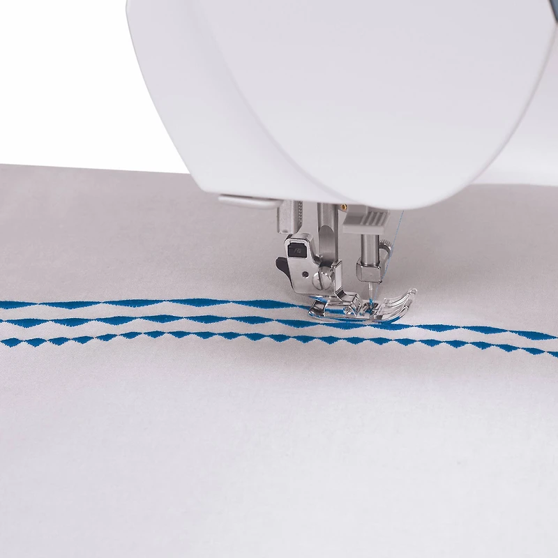 SINGER® 9960 Quantum Stylist™ Computerized Sewing Machine