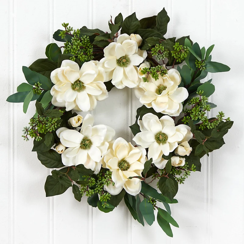 23" Magnolia, Eucalyptus & Berries Wreath