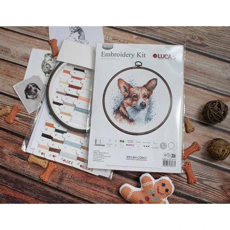 Luca-S Welsh Corgi Counted Cross Stitch Kit with Display Hoop