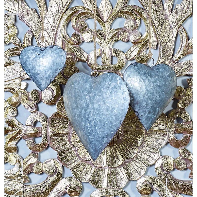 Gray Metal Hearts Rustic Windchime Set