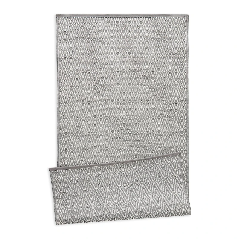 DII® Gray Diamond Outdoor Rug, 3ft. x 6ft.
