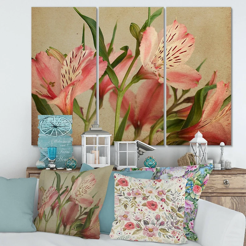 Designart - Retro Alstroemeria Flower
