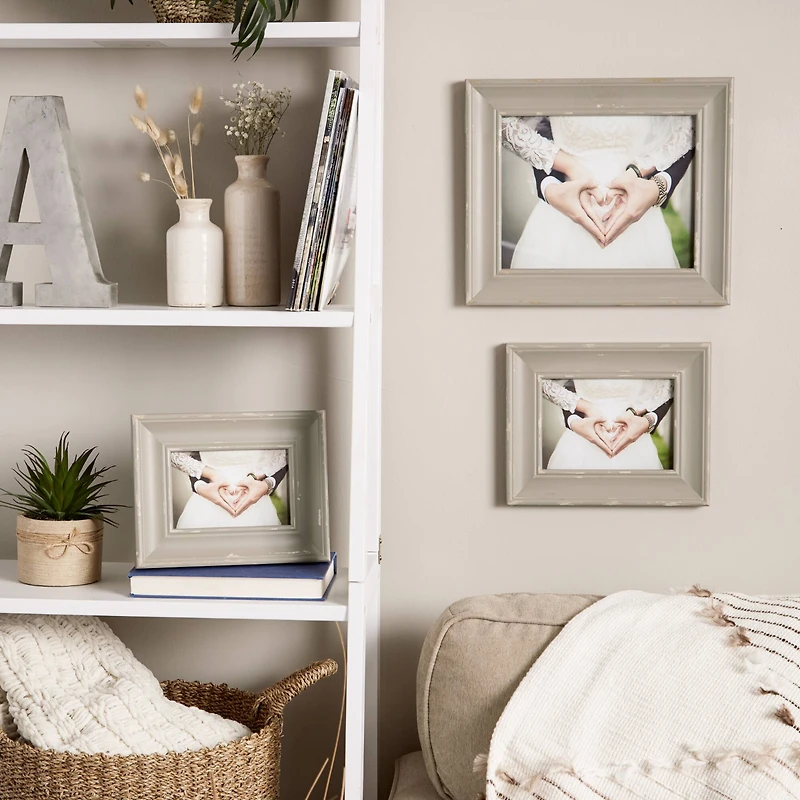 DII® Antique Stone Distressed Farmhouse 4" x 6" Picture Frame