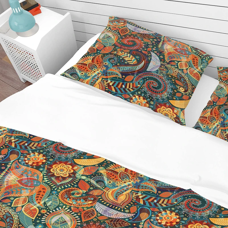 Designart 'Paisley Floral Pattern' Bohemian & Eclectic Bedding Set