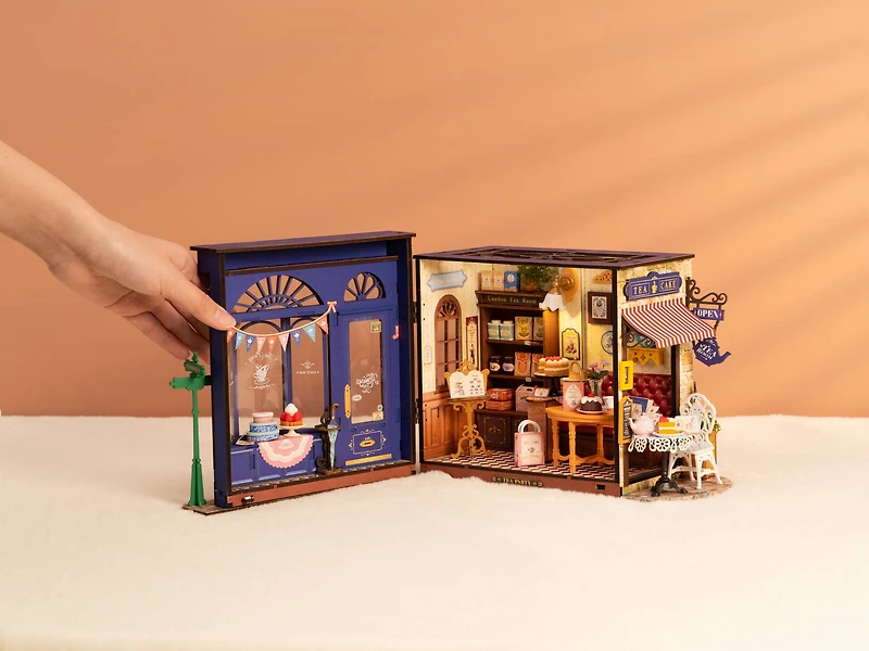 Rolife® Leisure Time Tea Room DIY Miniature House Kit