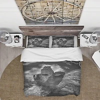 Designart 'Mast of Columbine Collage' Traditional Bedding Set