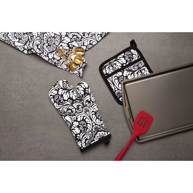 DII® Damask Oven Mitt & Potholder Set