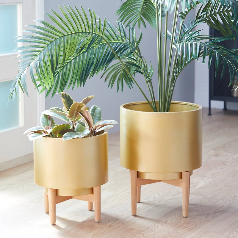 CosmoLiving by Cosmopolitan Gold Metal Planter Set
