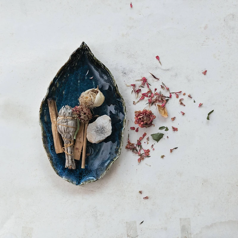 Hello Honey® 10" Blue Azure Leaf Stoneware Plate