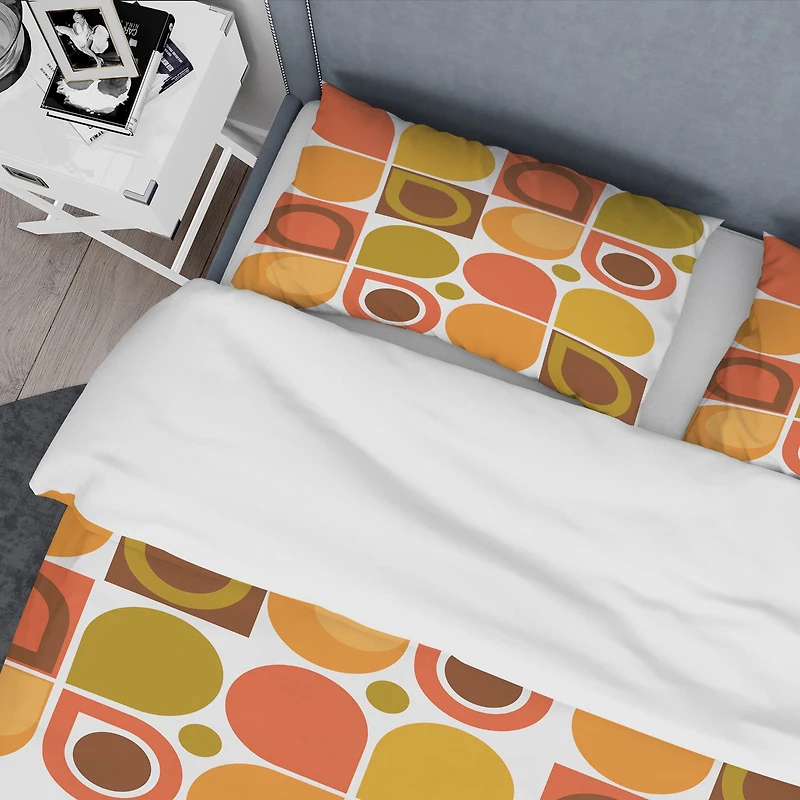 Designart 'Abstract Retro Geometric Pattern VI' Mid-Century Duvet Cover Set