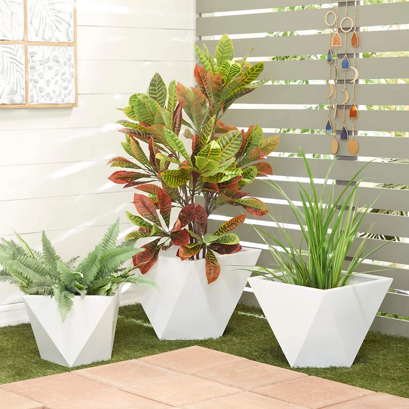 White Modern Planter, Set of 3" 18", 16", 15"