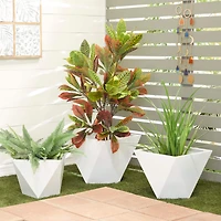 White Modern Planter, Set of 3" 18", 16", 15"