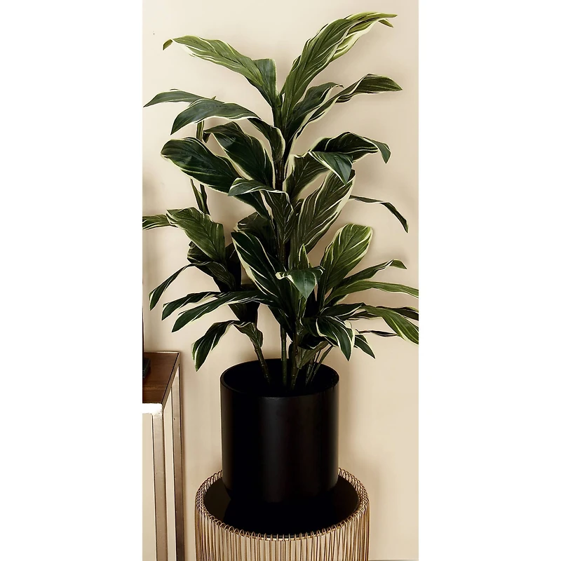 3.8ft. Black Metal Modern Planter