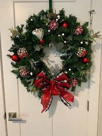 20" Canadian Pine Artificial Christmas Wreath