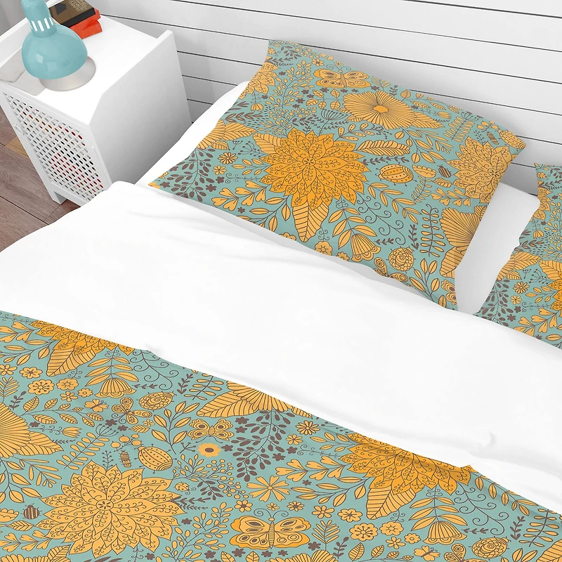 Designart 'Flower Pattern Botanic Texture' Bohemian & Eclectic Bedding Set
