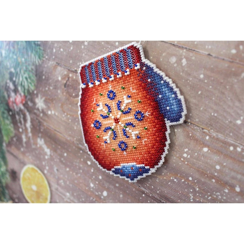 MP Studia Frosty Mitten Plastic Canvas Counted Cross Stitch Kit