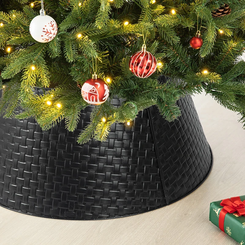 Glitzhome® Black 26" Woven Metal Tree Collar
