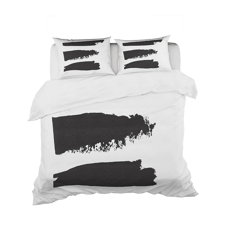 Designart 'Black and White Geometric Company II' Geometric Bedding Set