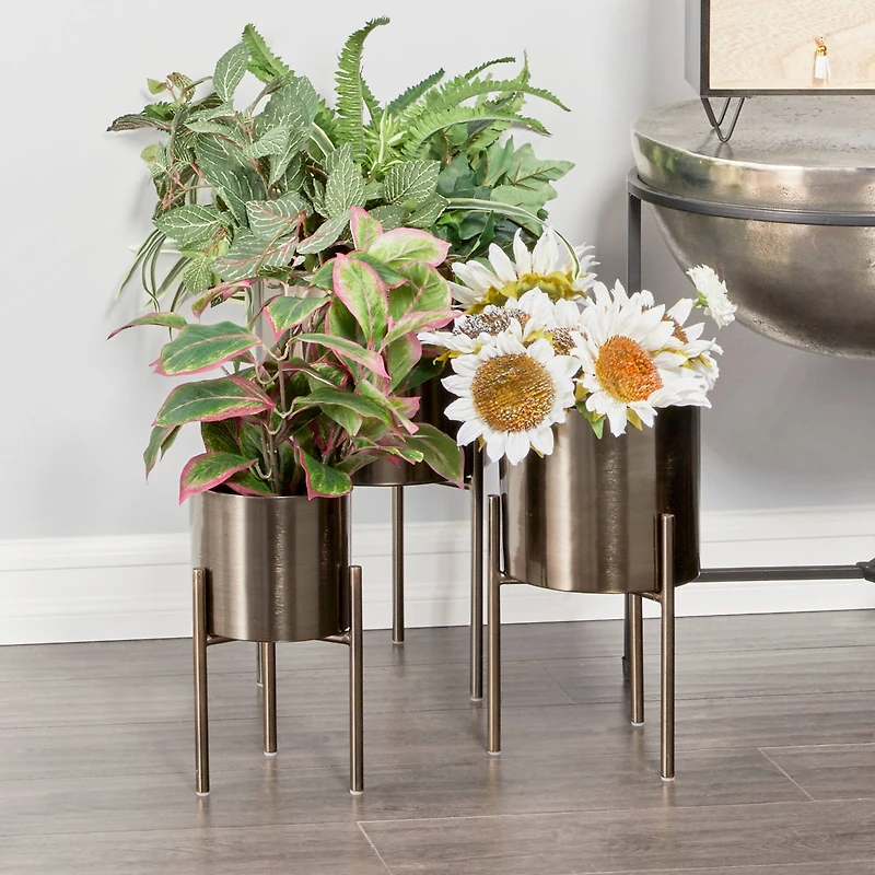 Dark Silver Metal Contemporary Planter Set