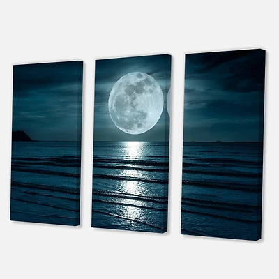 Designart - Super Moon Over The Sea I
