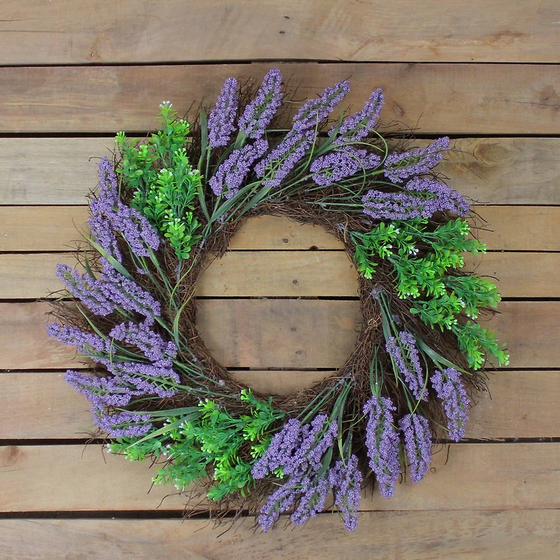 22" Lavender & Boxwood Wreath