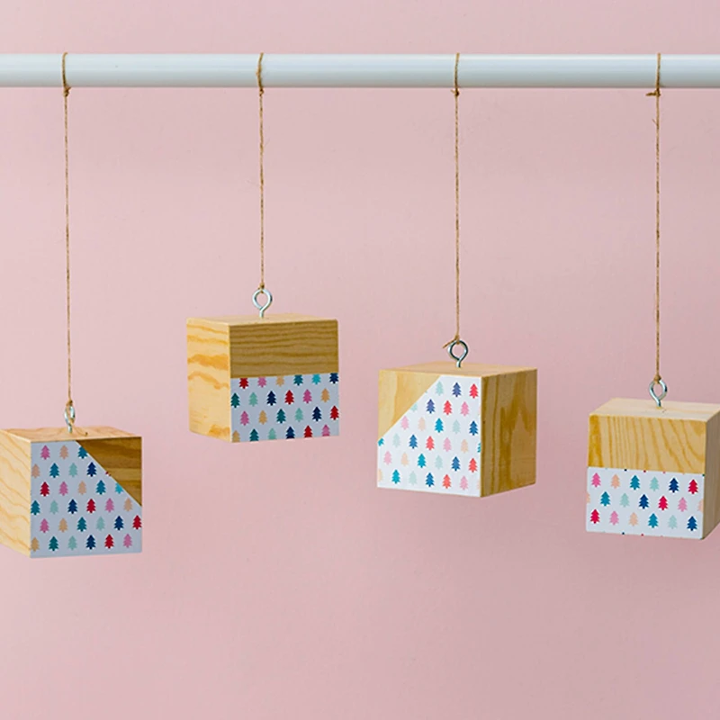 Cricut® Mod & Merry Holiday Vinyl & Iron-On Set