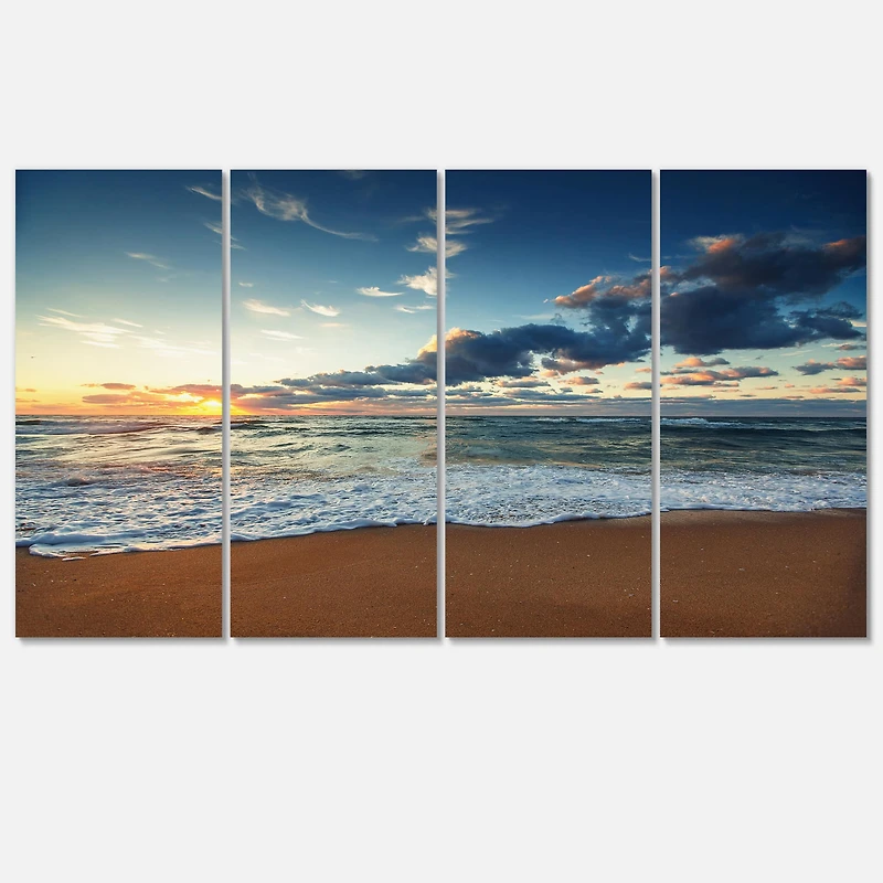 Designart - Sunrise and Glowing Waves in Ocean