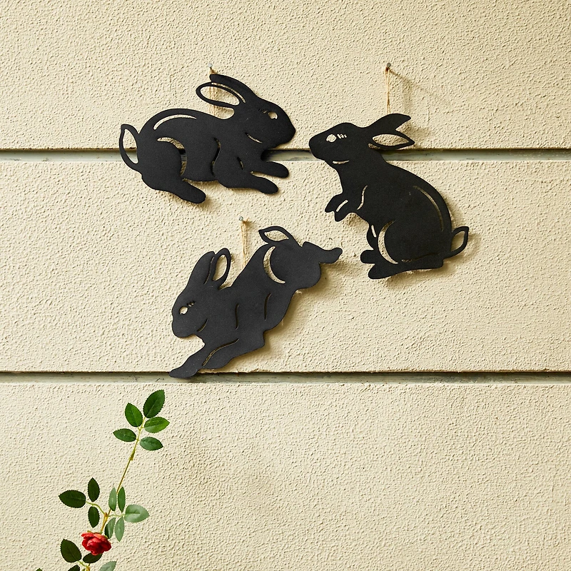 Glitzhome® 18" Black Metal Rabbit Silhouette Yard Stake Set