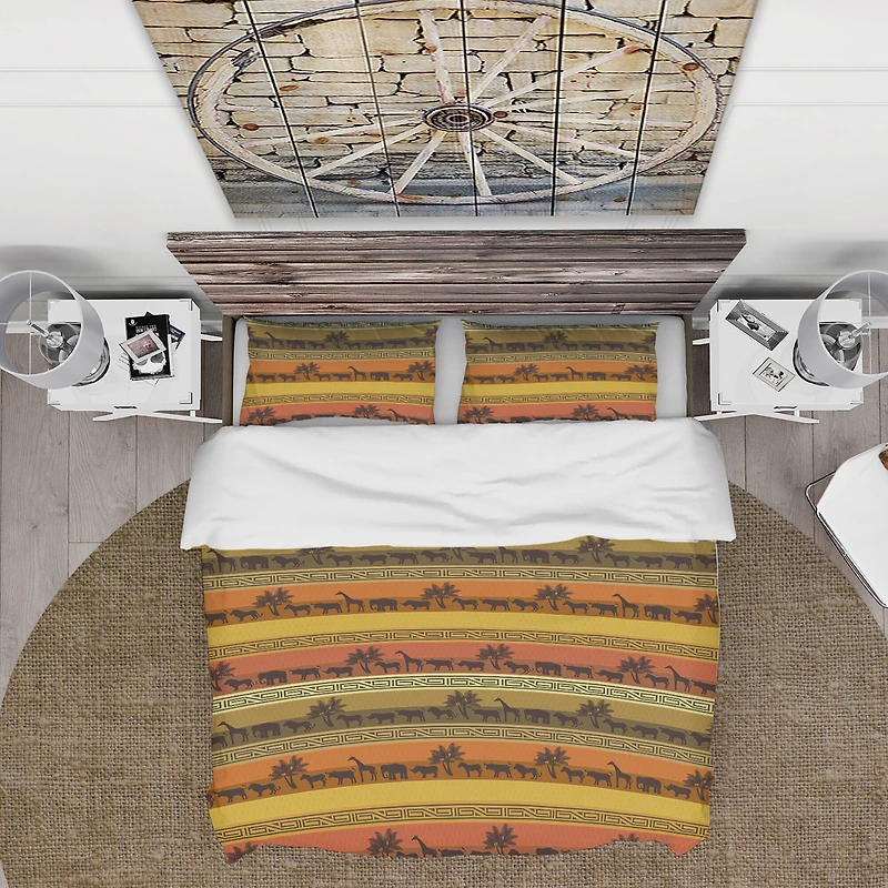Designart 'African Wildlife with Ethnic Pattern' Tropical Bedding Set