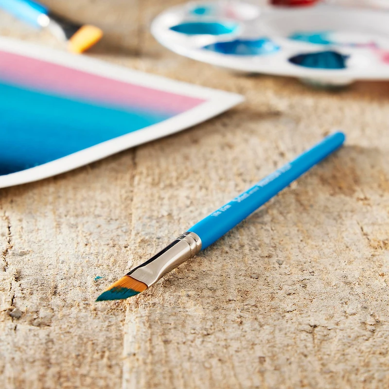 Princeton™ Select™ Artiste Series 3750 Short Handle Dagger Striper Brush