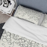 Designart 'Simple Bubbles I' Geometric Bedding Set