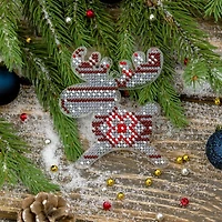 Wonderland Crafts Red & Blue Fair Isle Moose Ornament Bead Embroidery on Plastic Kit
