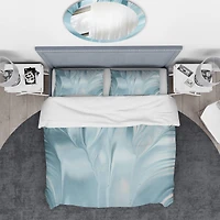 Designart 'Blue Modern Water III' Geometric Bedding Set