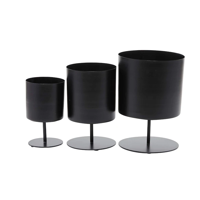 The Novogratz Black Modern Planter, Set of 3" 14", 12", 10"