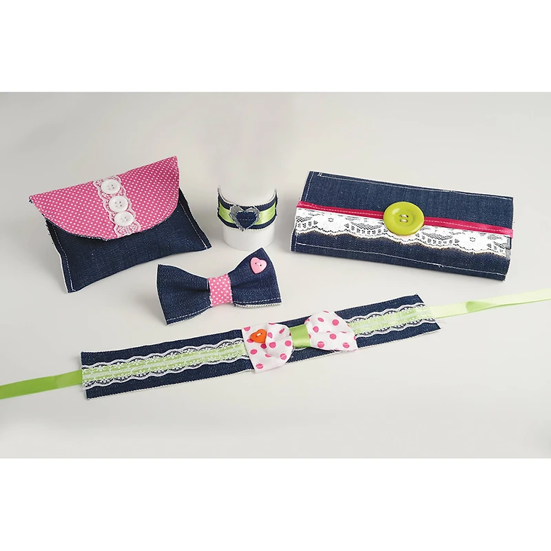 Amav Toys The Little Seamstress Sewing Machine