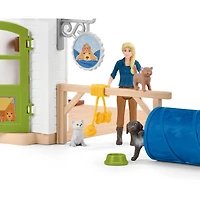 Schleich Farm World Pet Hotel Animal Playset