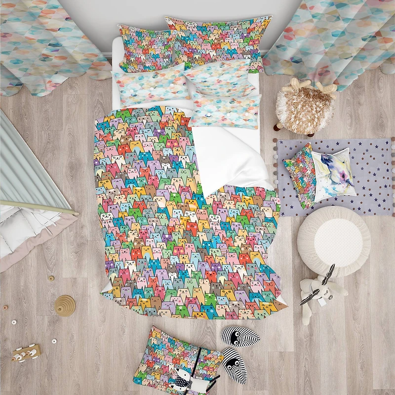 Designart 'Funny Cats Heads Pattern