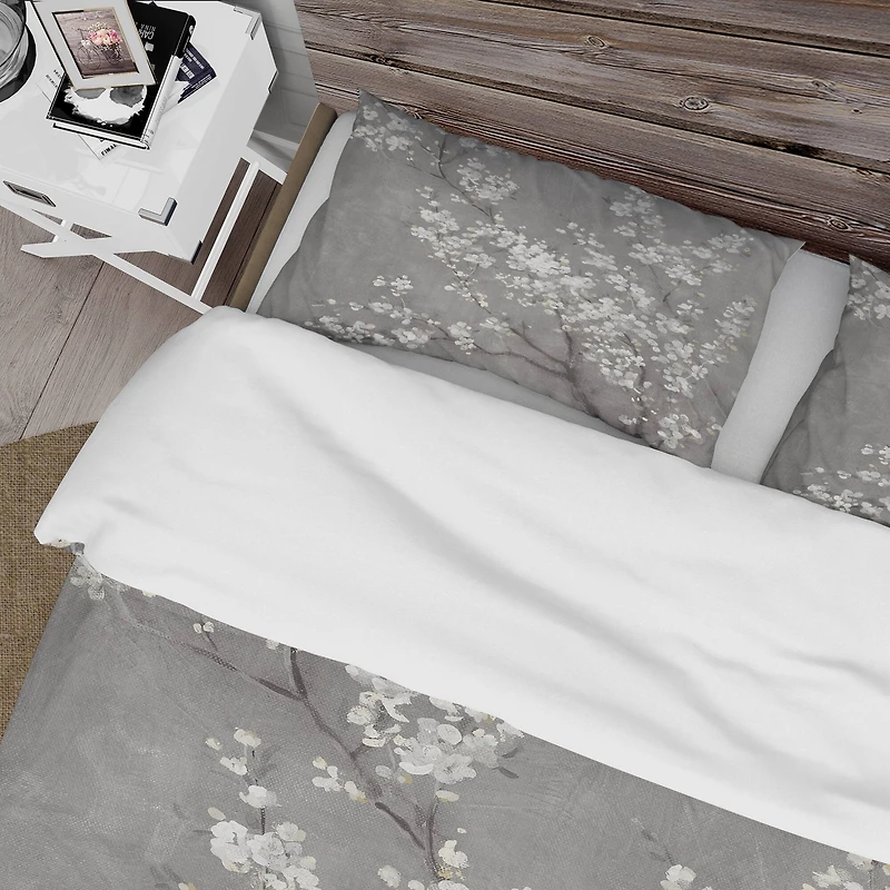 Designart 'White Cherry Blossoms II' Farmhouse Bedding Set