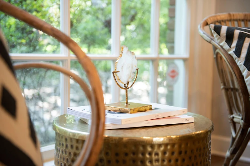 Hello Honey® Natural Agate Decor On Stand (Each One Will Vary)