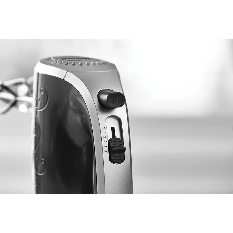 Brentwood Black Lightweight 5-Speed Electric Hand Mixer