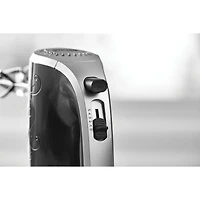 Brentwood Black Lightweight 5-Speed Electric Hand Mixer