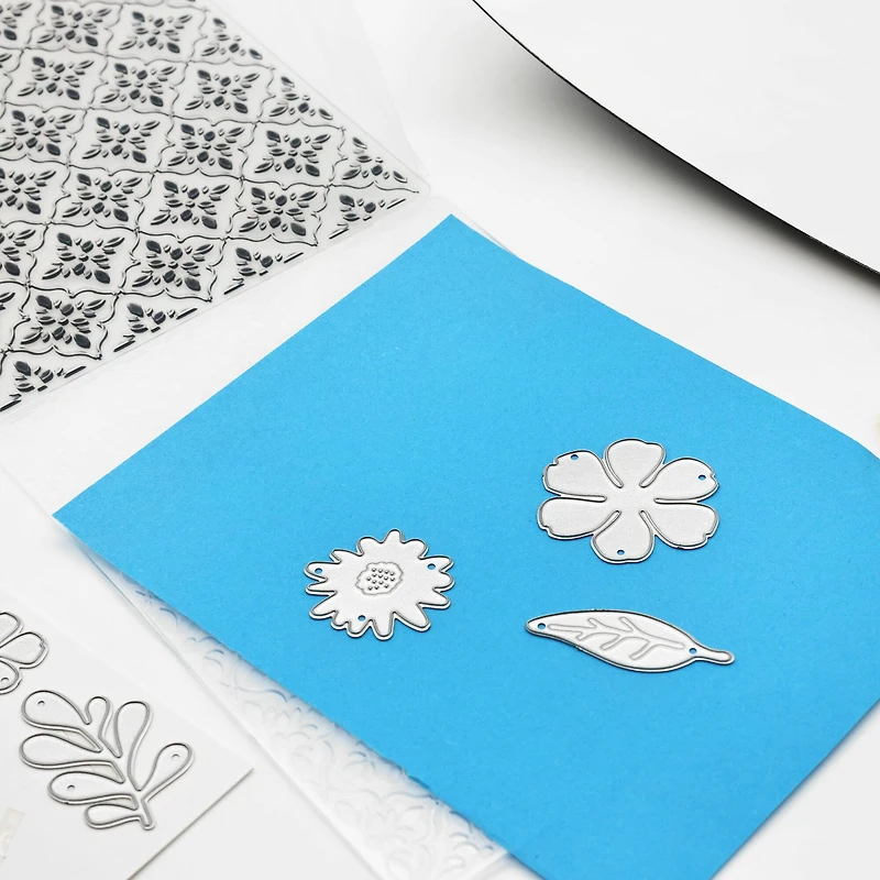 Cutting Dies & Embossing Folder Set by Recollections™